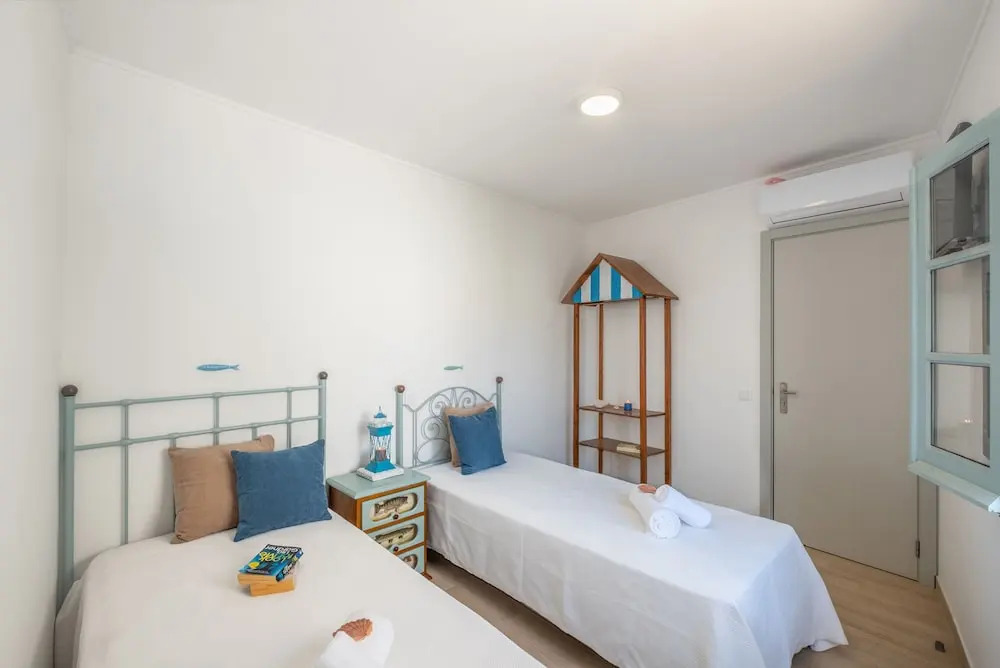 Townhouse Aqua