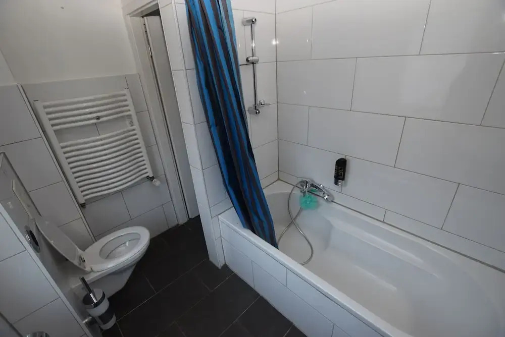 AB Apartment 15
