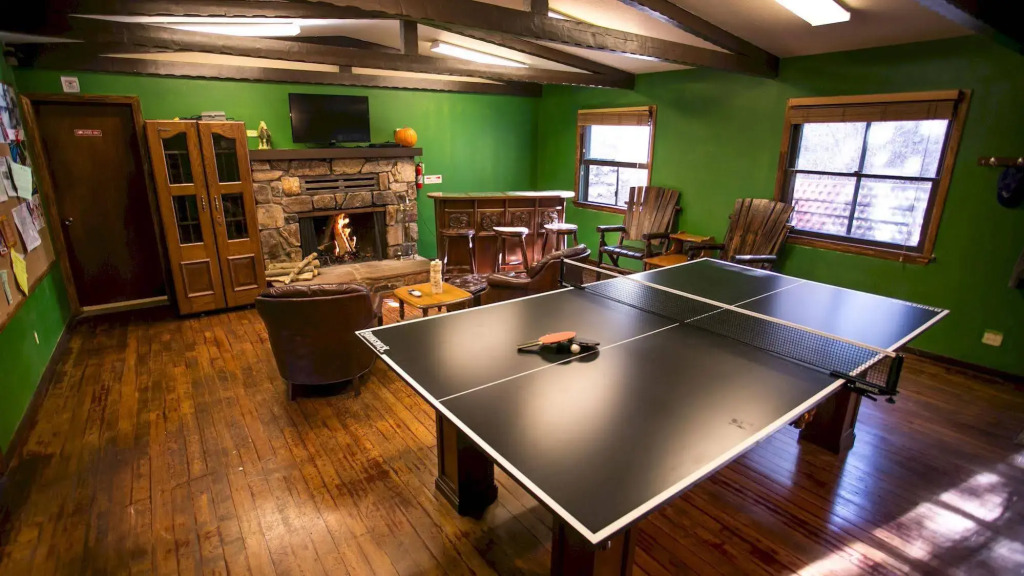 ITH Big Bear Lake Hostel & Lodge