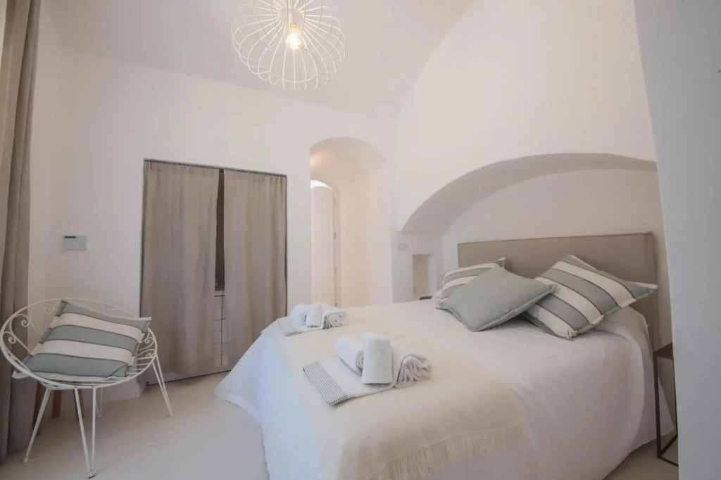 TD Lamiamola Stylish Trulli Lamie With Pool