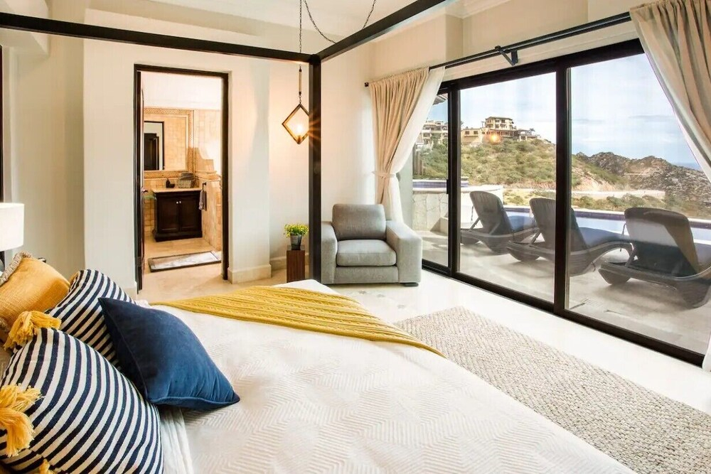 6BD Villa with Ocean Views in Cabo