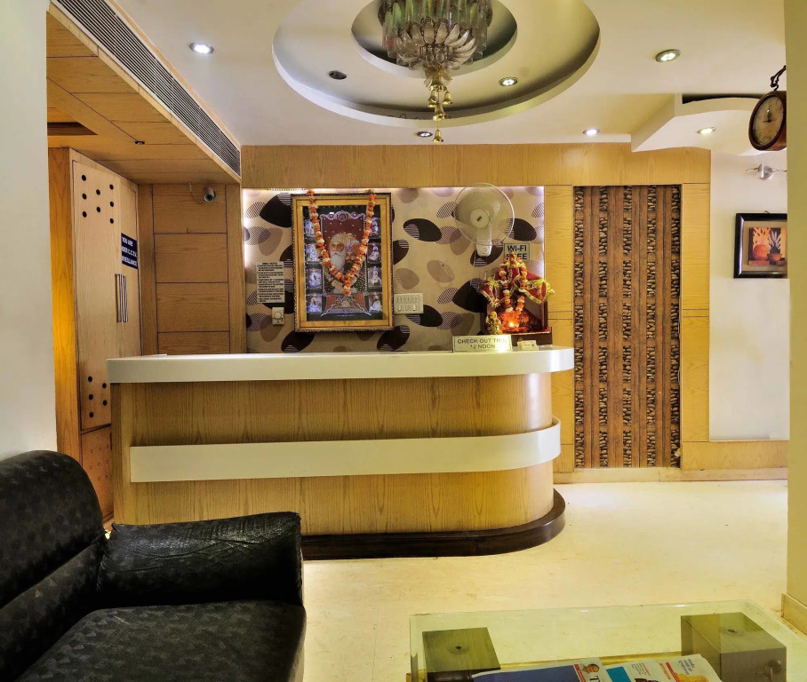 Hotel Gold Palace - 03 Mins Walk From New Delhi Railway Station