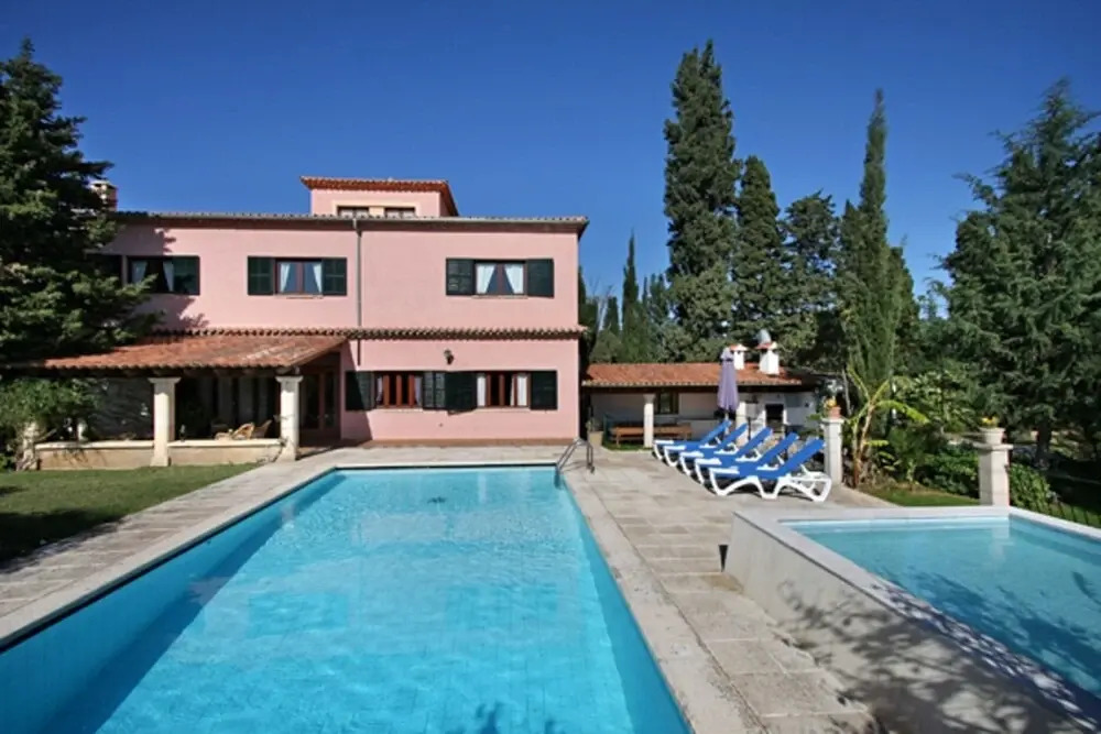 Villa - 8 Bedrooms with Pool and WiFi - 103182