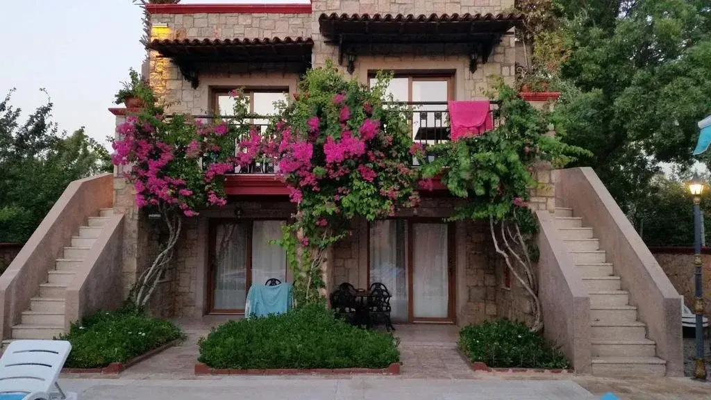 Pinarhan Studio Hotel