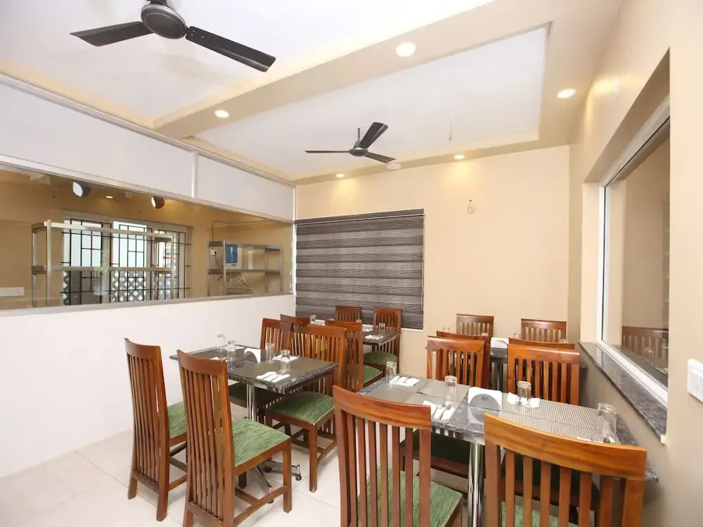 OYO 13302 Hotel Ashvattha