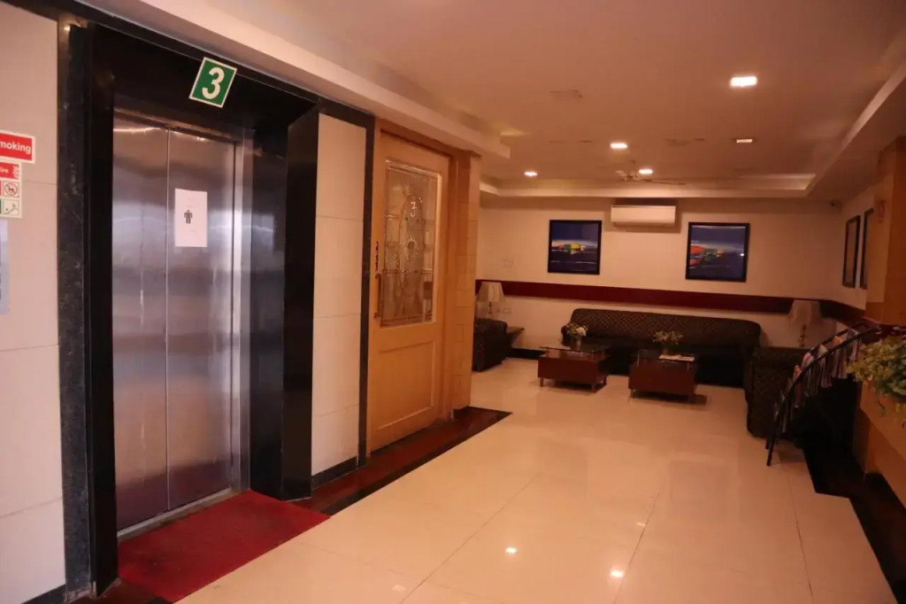 Smilestay Sri Sai ram Suites