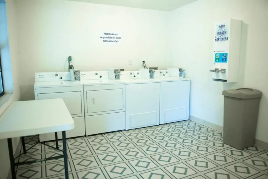 Motel 6-Palestine, TX
