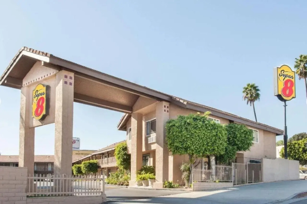 Super 8 by Wyndham Los Angeles/Alhambra