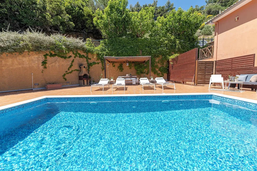 Europa,2br,2bth Villa With Private Pool And Stunning Sea Views