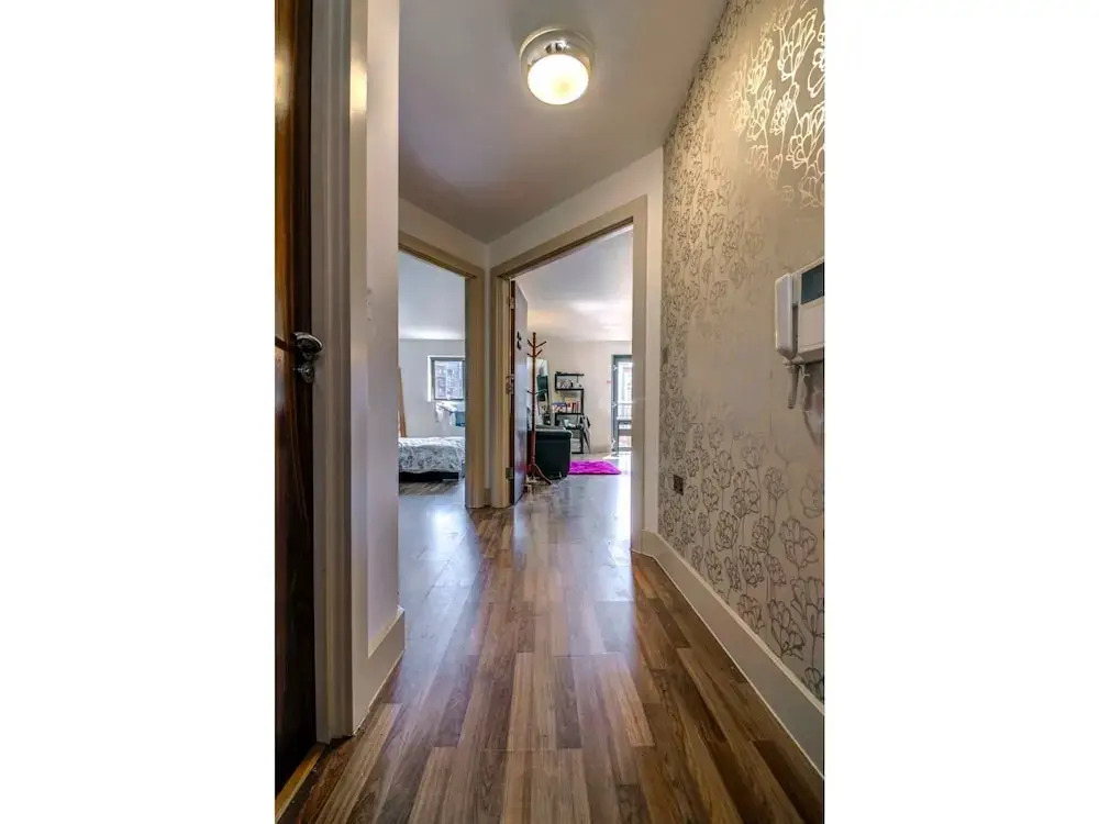 Modern, Spacious 1BR Central Manchester Flat for 2