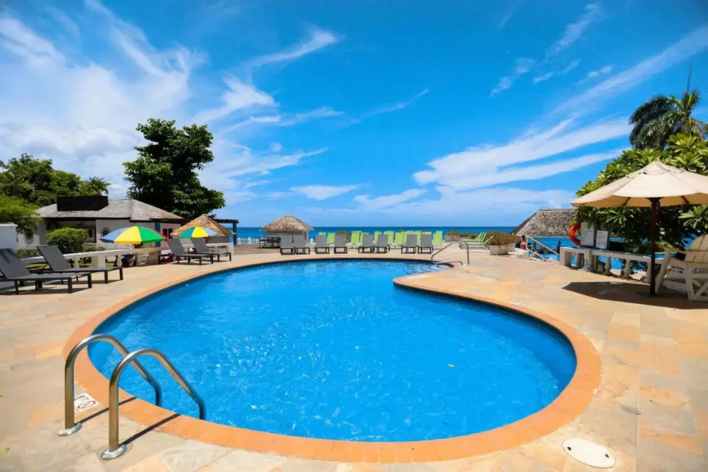 Grand Decameron Montego Beach, A Trademark All-Inclusive Resort