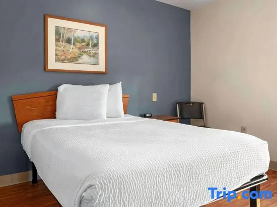 Motel 6 Suites Cincinnati Sharonville, OH