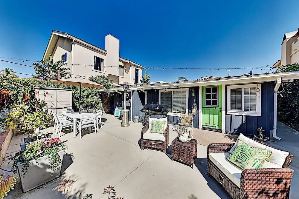 Ventura Beach Oasis by RedAwning