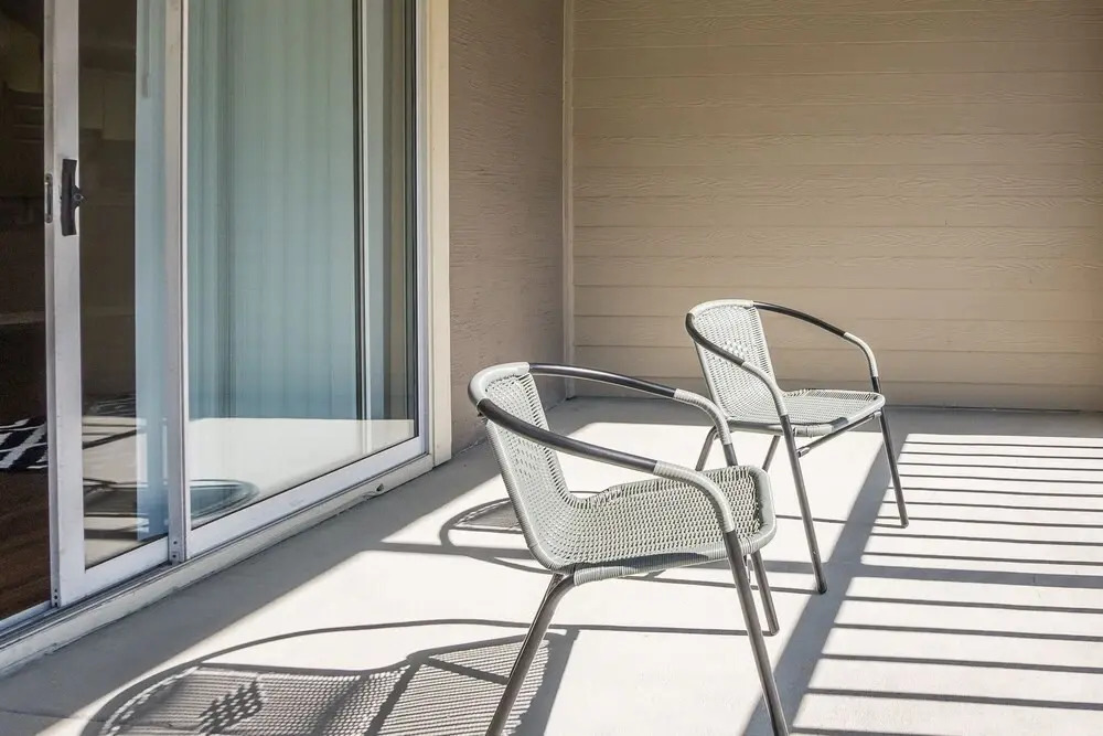 1 BR and 2 BR Jacksonville Beach Apt with Parking by Frontdesk