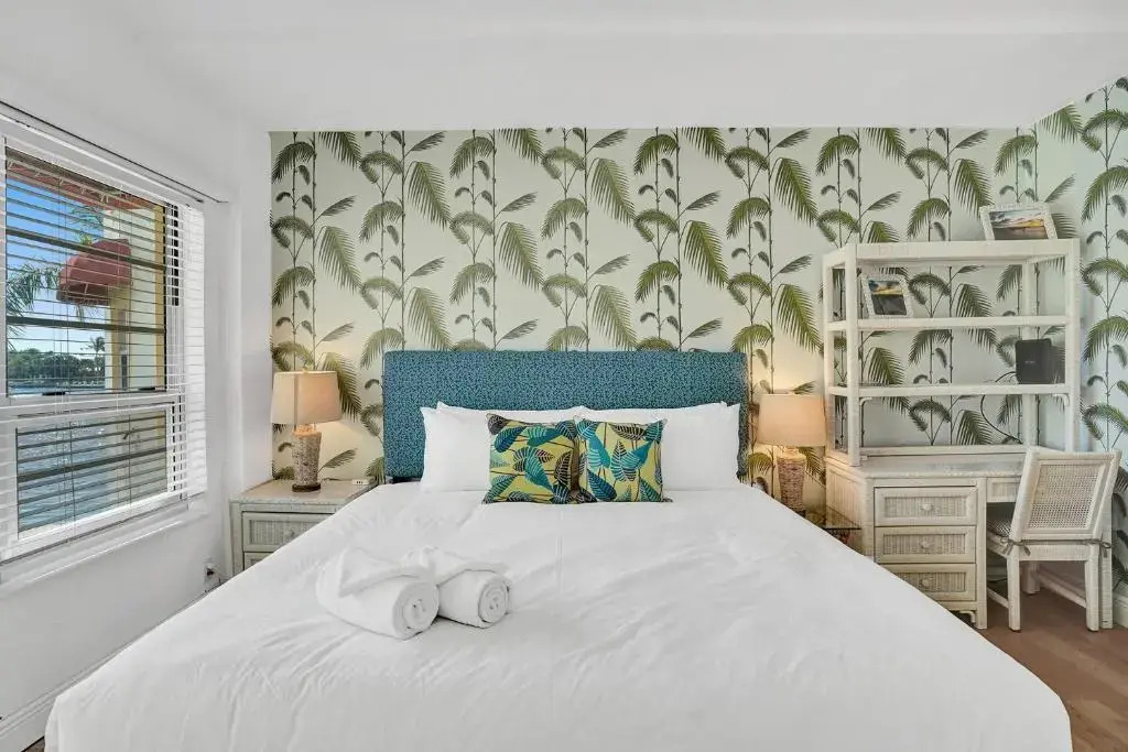 Fort Lauderdale Yacht and Beach Club 209