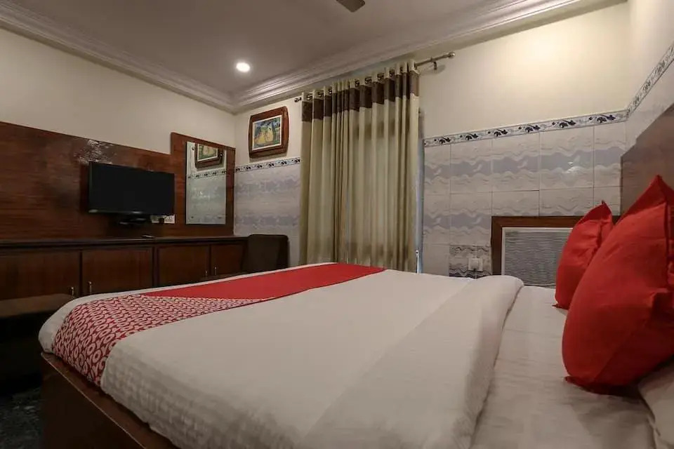 Hotel Sitara Inn