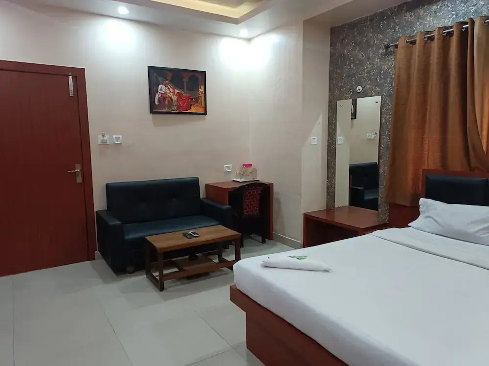HOTEL SUDAKSHINA by ROH