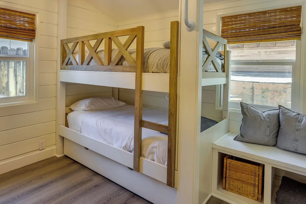 Lake Life Escape! Stunning Big Bear Cabin
