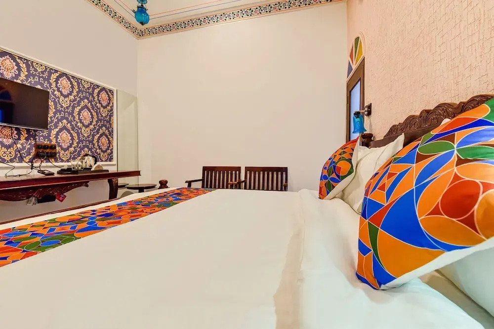 Fabhotel Ambika Chirwa House