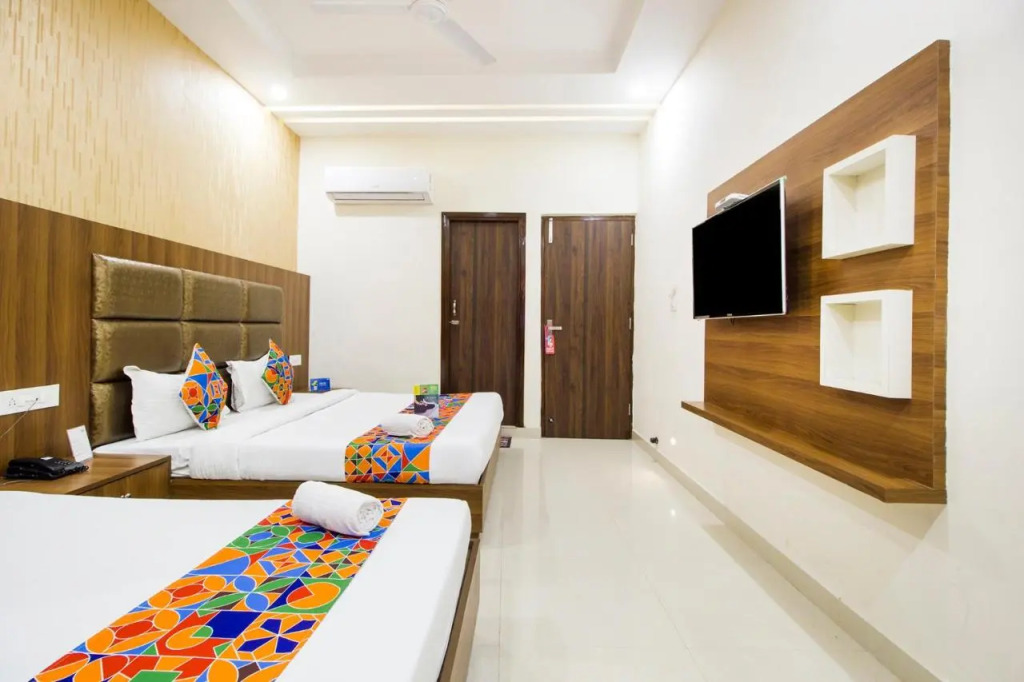 FabHotel Royal Villa
