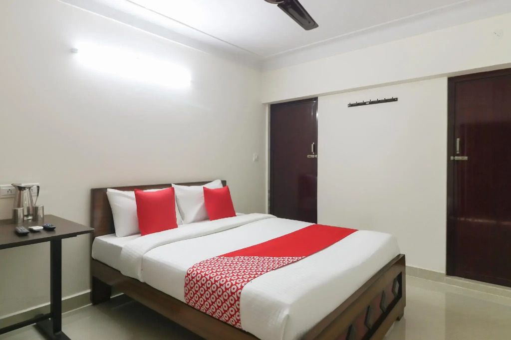 OYO Flagship 46738 Egmore Shelters