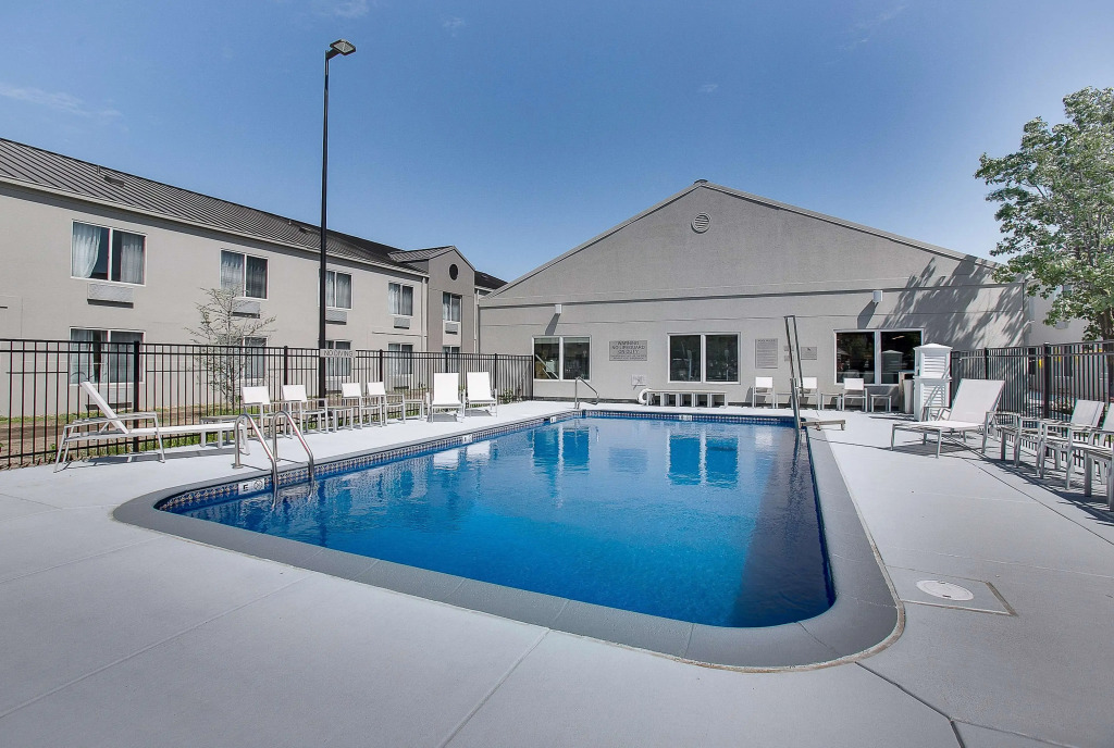 Country Inn & Suites by Radisson, Wichita East, KS