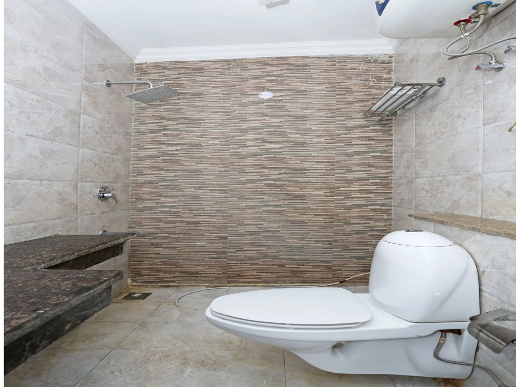 Hotel Pacific Inn Suites by OYO Rooms