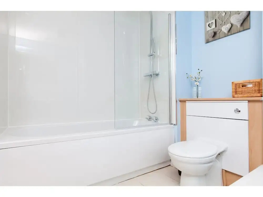 Homely, Hi-tech Modern Flat With Parking and gym