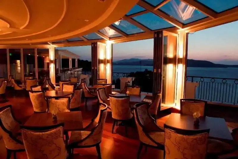 Angels Peninsula Hotel