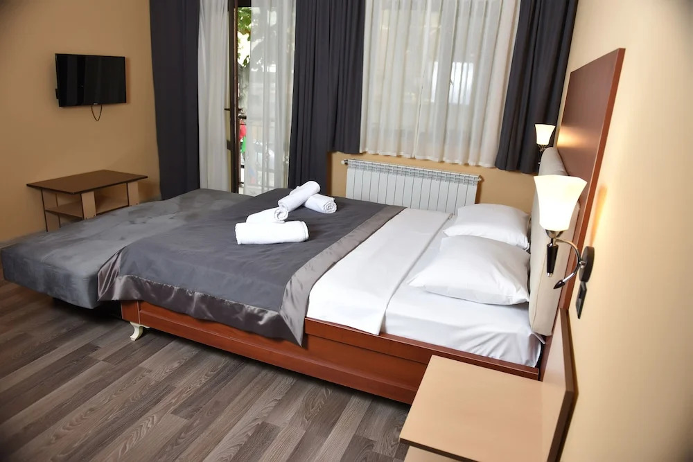 Shaki Host House