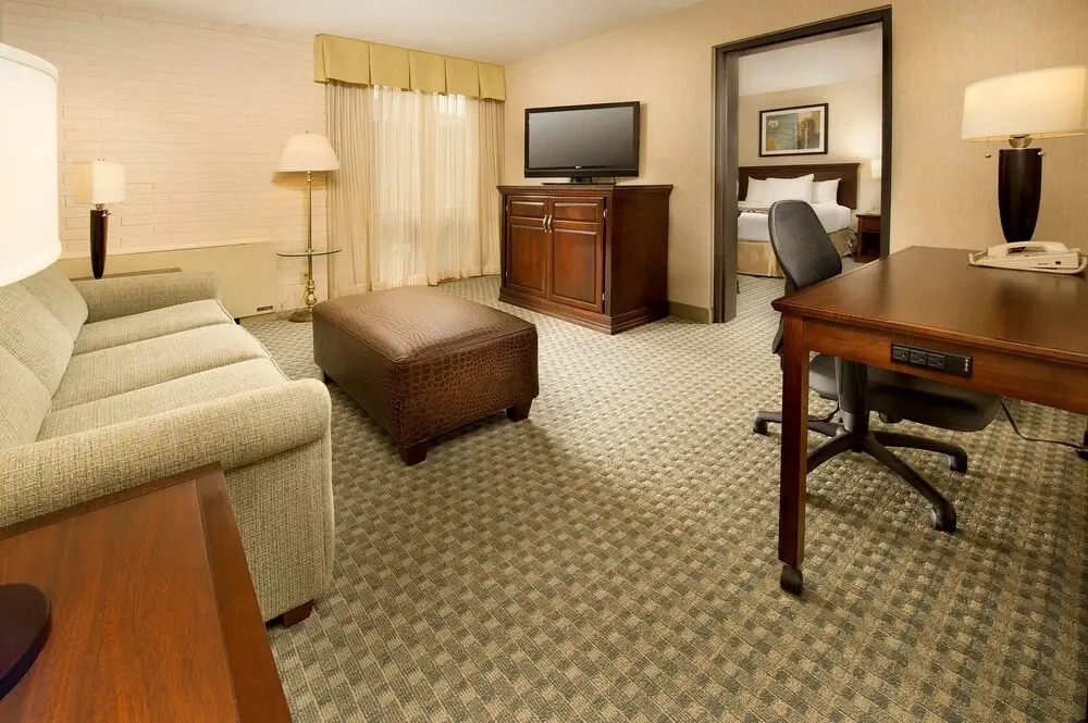 Drury Inn & Suites Kansas City Stadium- Kansas City
