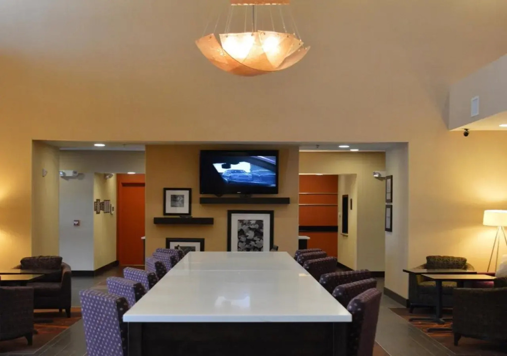 Hampton Inn & Suites Jamestown, ND