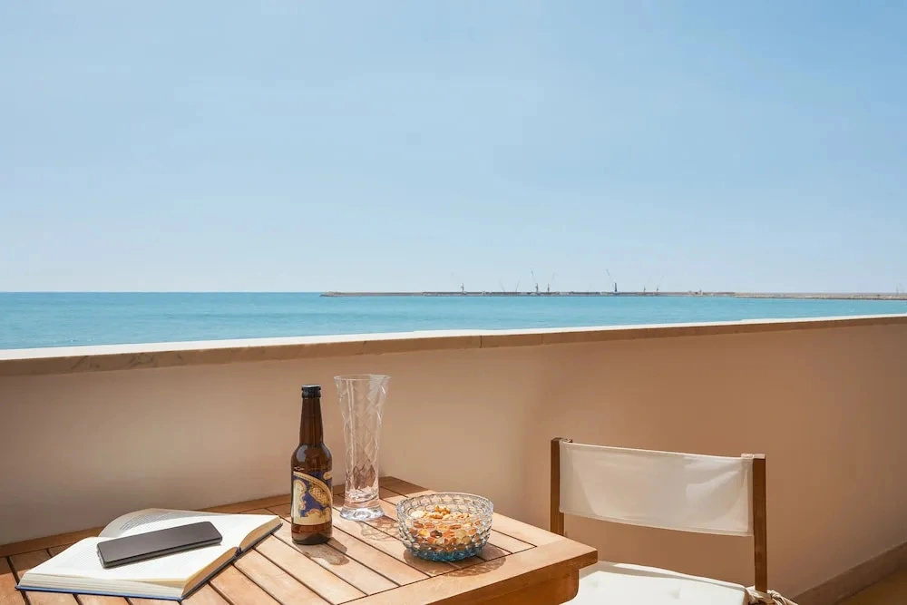 Orizzonte Casesicule, Fantastic Sea View with Balcony and Big Windows, Wi-Fi
