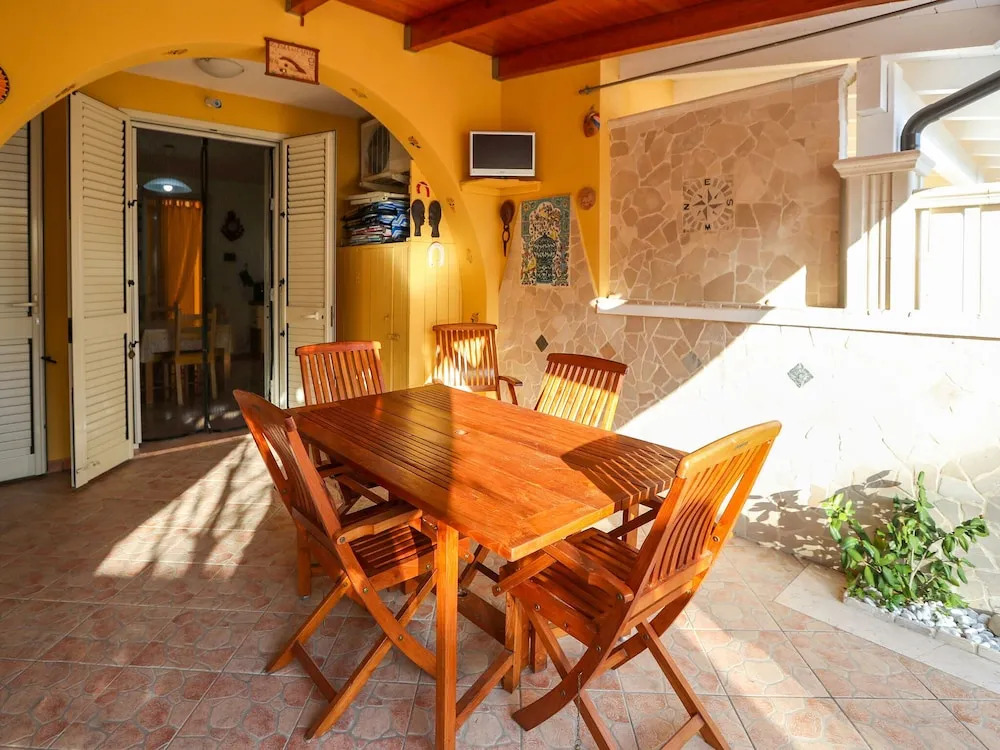 Traditional Holiday Home in Torre Dell'orso With Patio