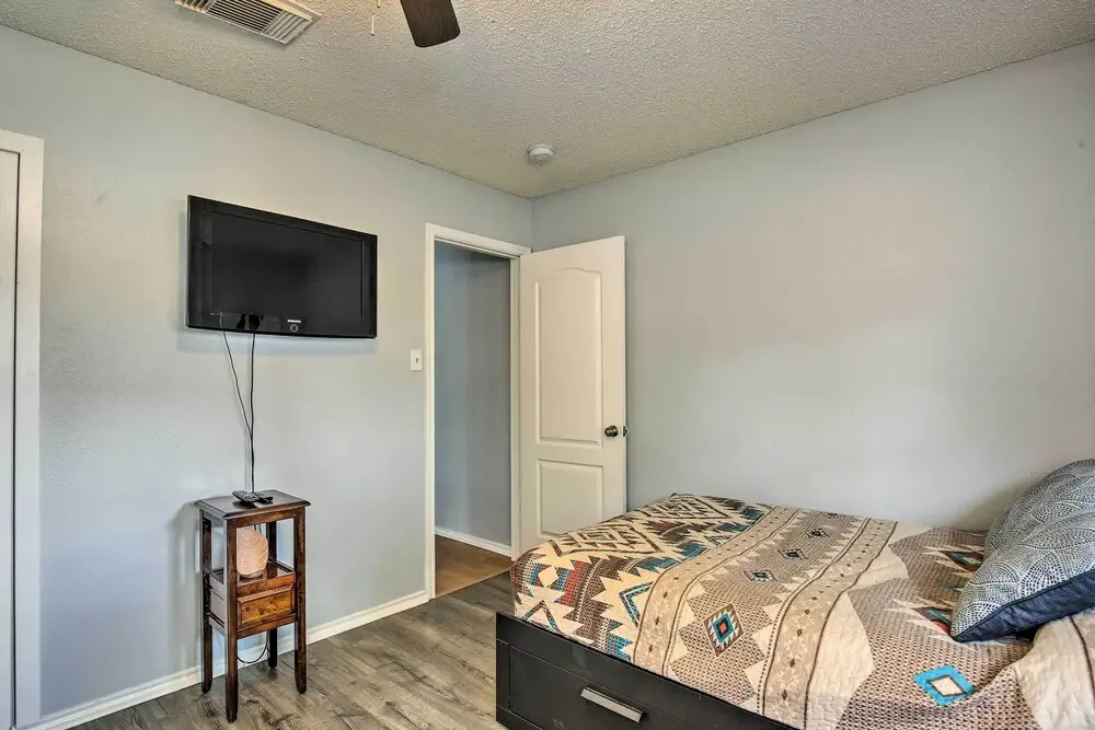 San Antonio Getaway ~ 18 Mi to Dtwn + Pool!