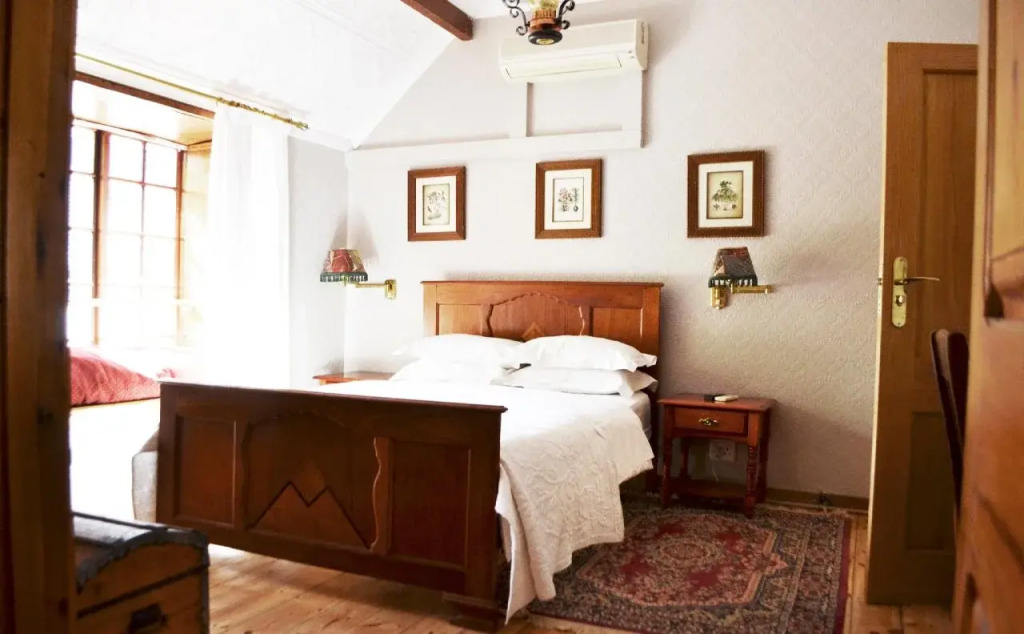 Hobbit Boutique Hotel