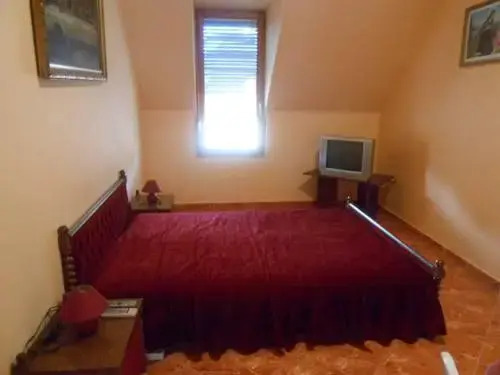 Mercédesz Apartman