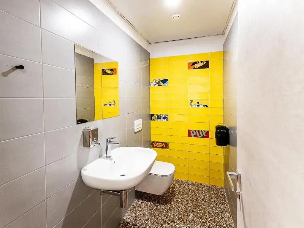 Marathon Hostel