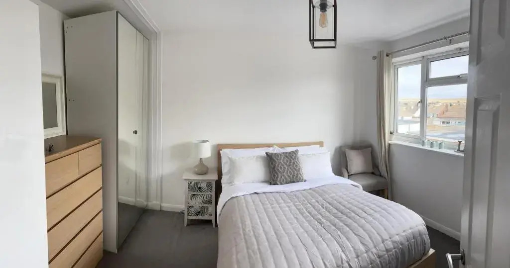 Sea Facing 2Bd Terraced Home - Peacehaven
