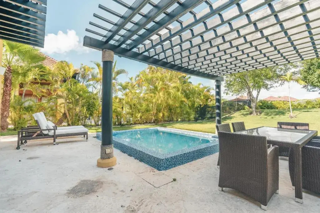 Fabulous villa with picuzzi at Green Village B843