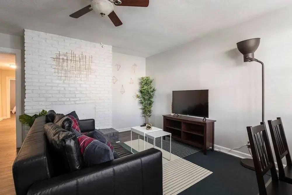 Modern yet historic 3BR House NEWLY Renovated