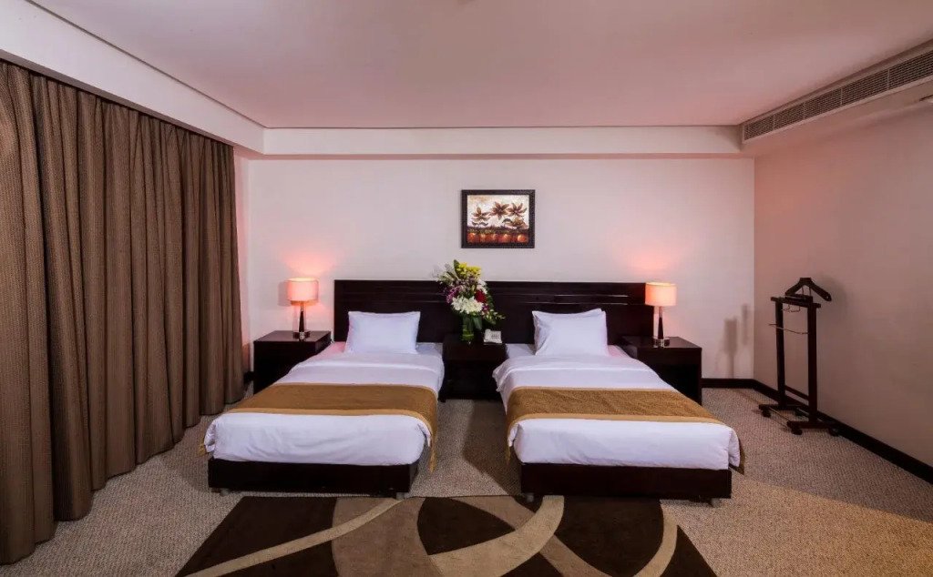 Monroe Hotel & Suites