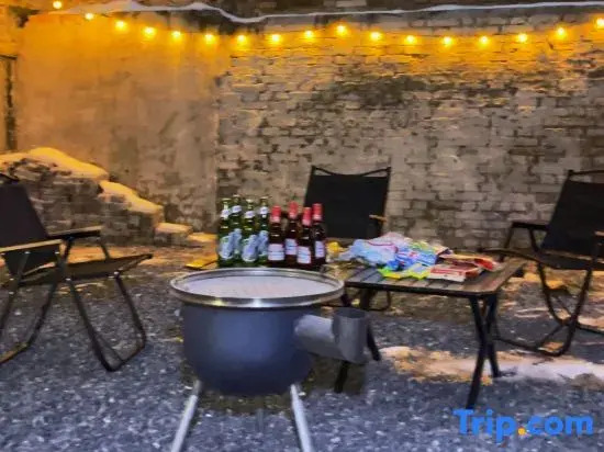Hedgehog E-Sports Hotel (New Century Plaza Henan Agricultural Vocational College West Campus)