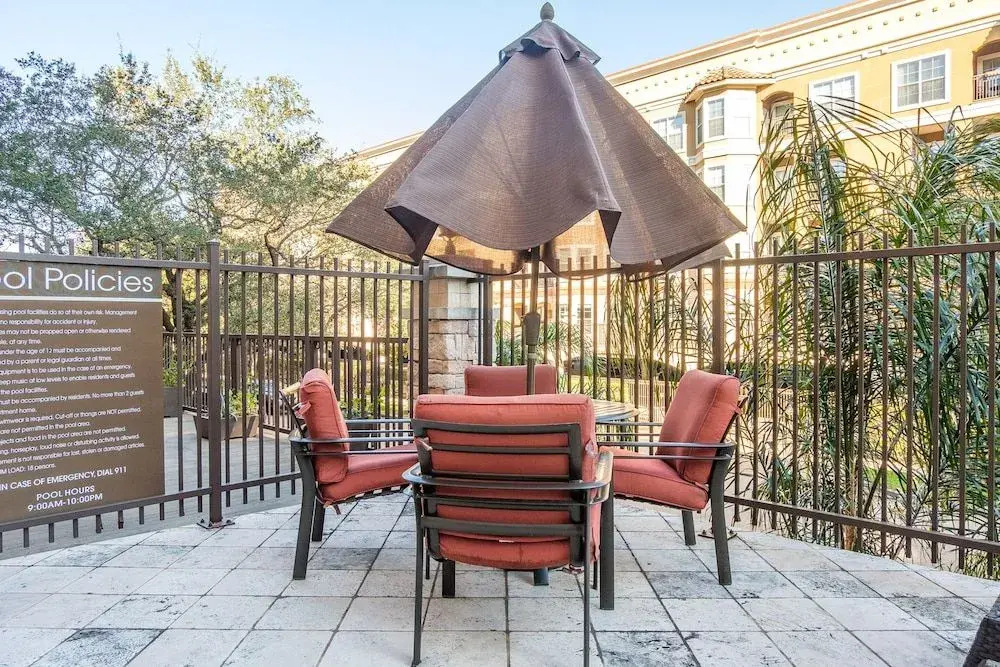 FRONTDESK Residences at Gramercy Apts Houston
