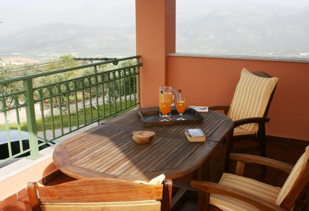 Lagoon View Apartments