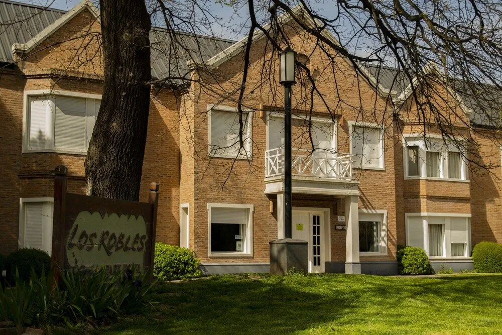 Los Robles Apart Hotel l Suites & Spa