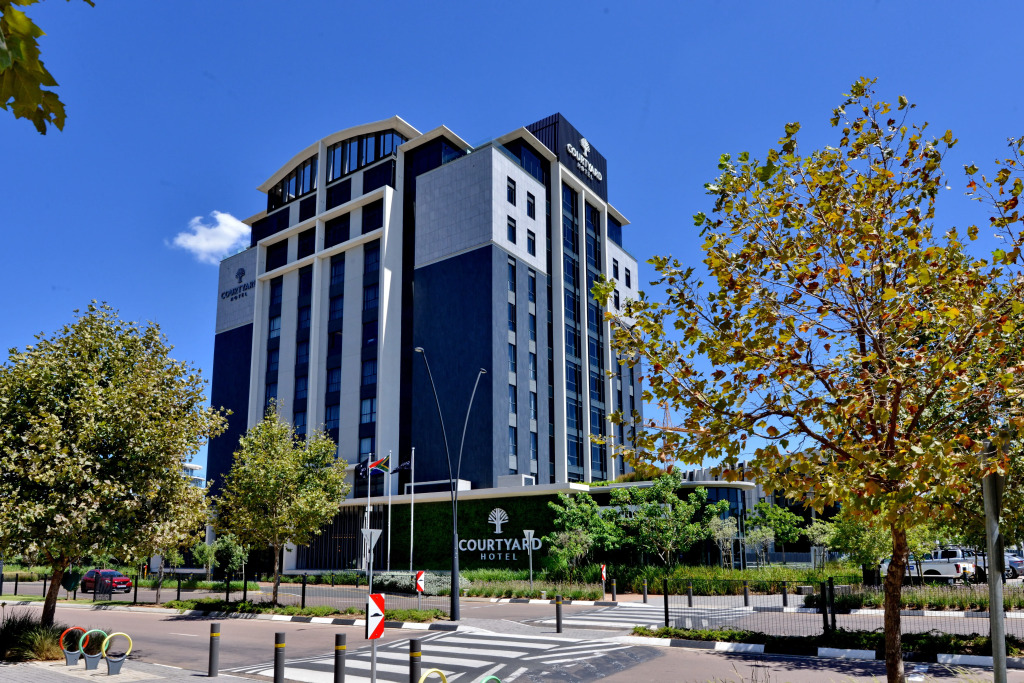 Courtyard Hotel Waterfall City