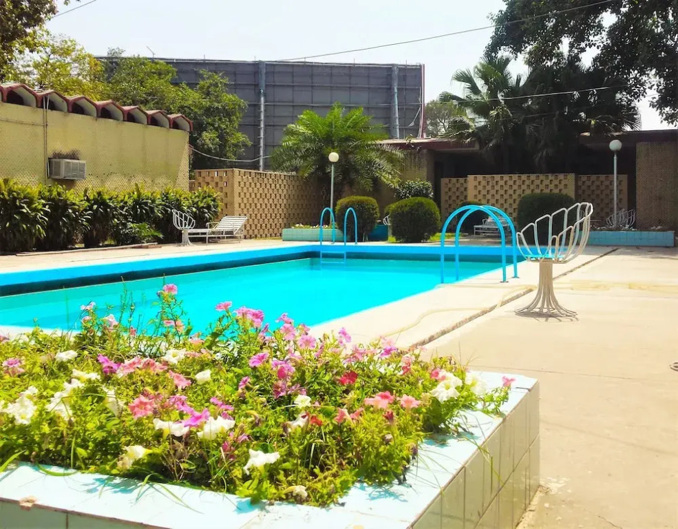 Flashman's Hotel