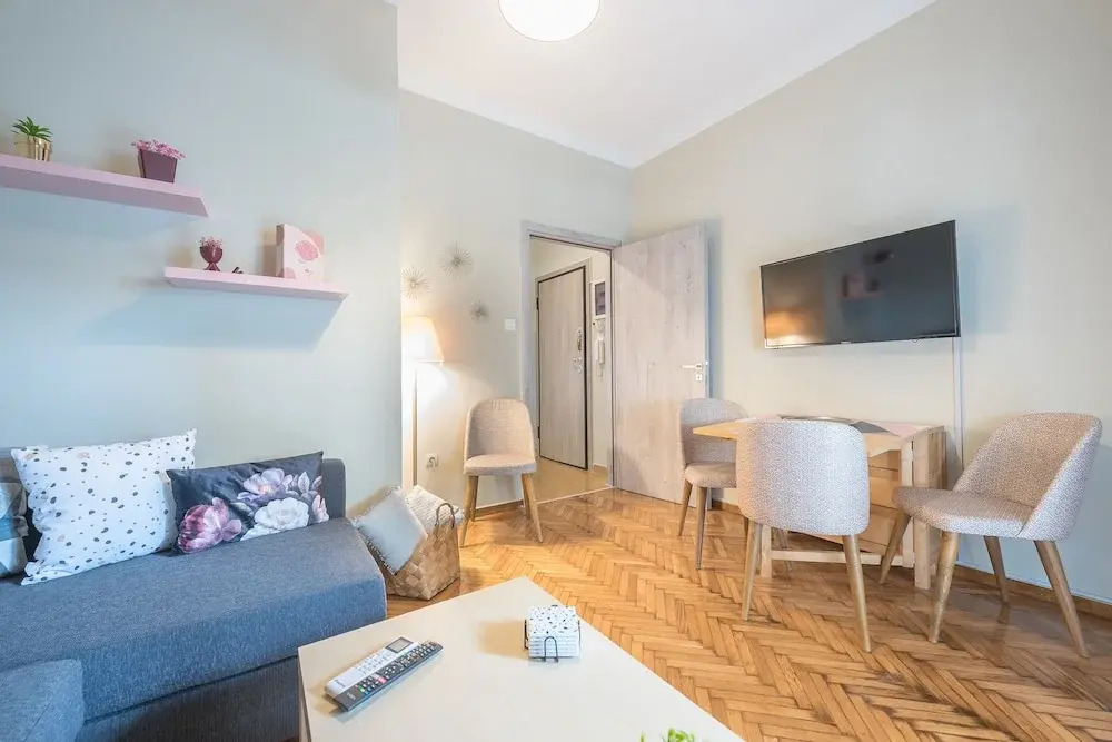 Supreme Suite with balcony by Cloudkeys