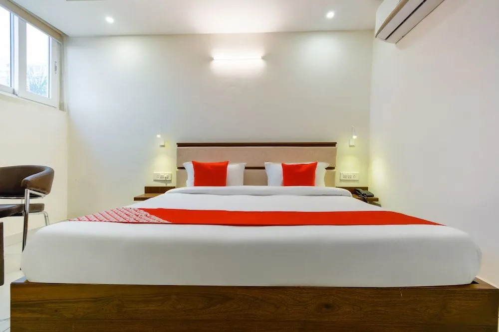 Oyo 46208 Hotel Park Land